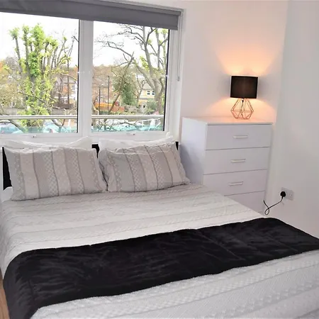 Urban Gem Apartment- Free Parking Enfield Exterior photo